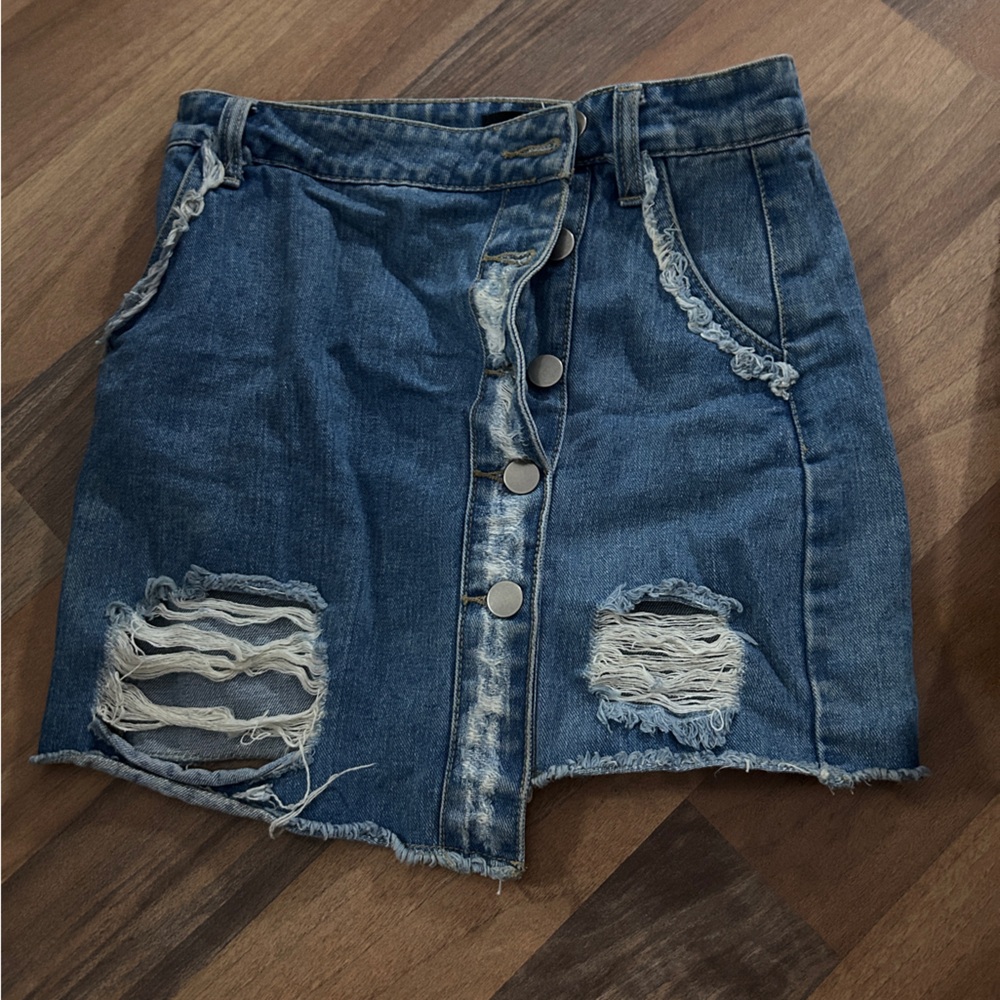 Forever 21 ripped jean skort